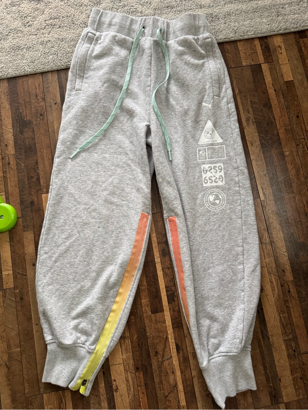 Women’s SG (Selena Gomez)Puma sweatpants